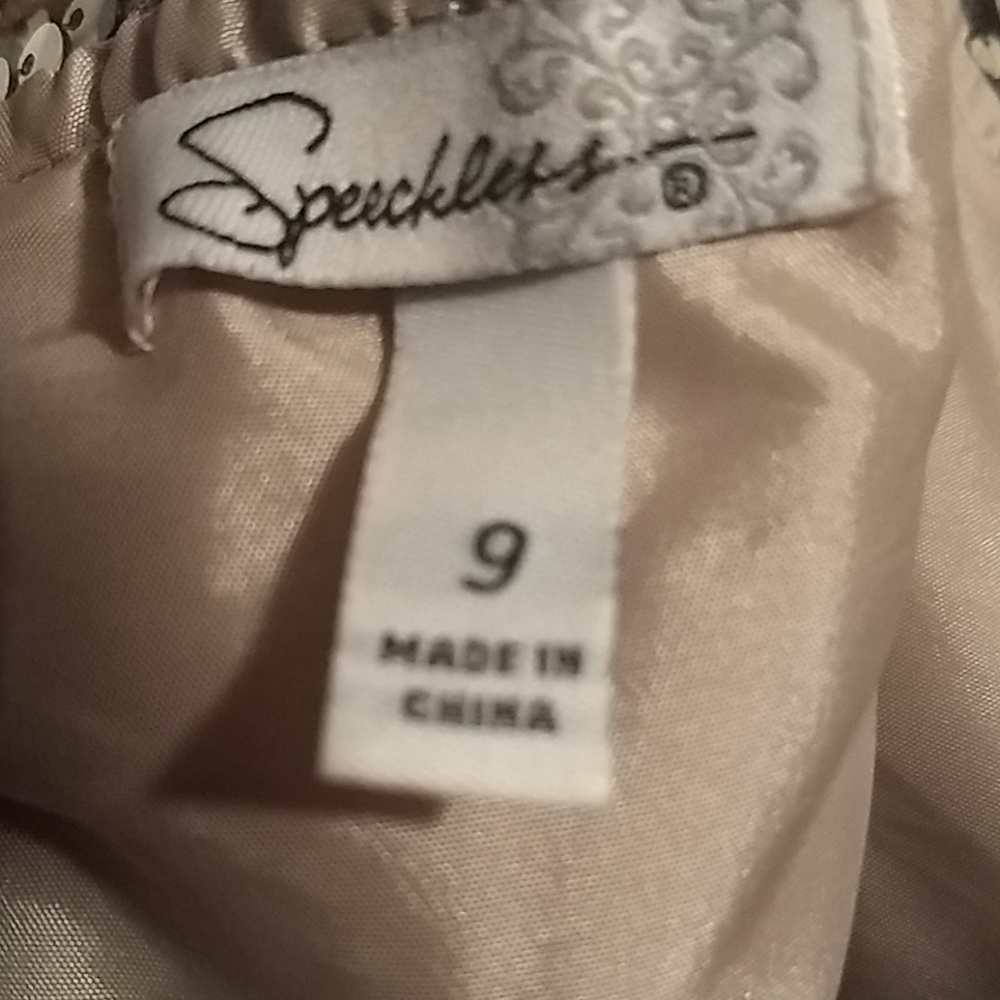 Dress - Picture 7 of 7